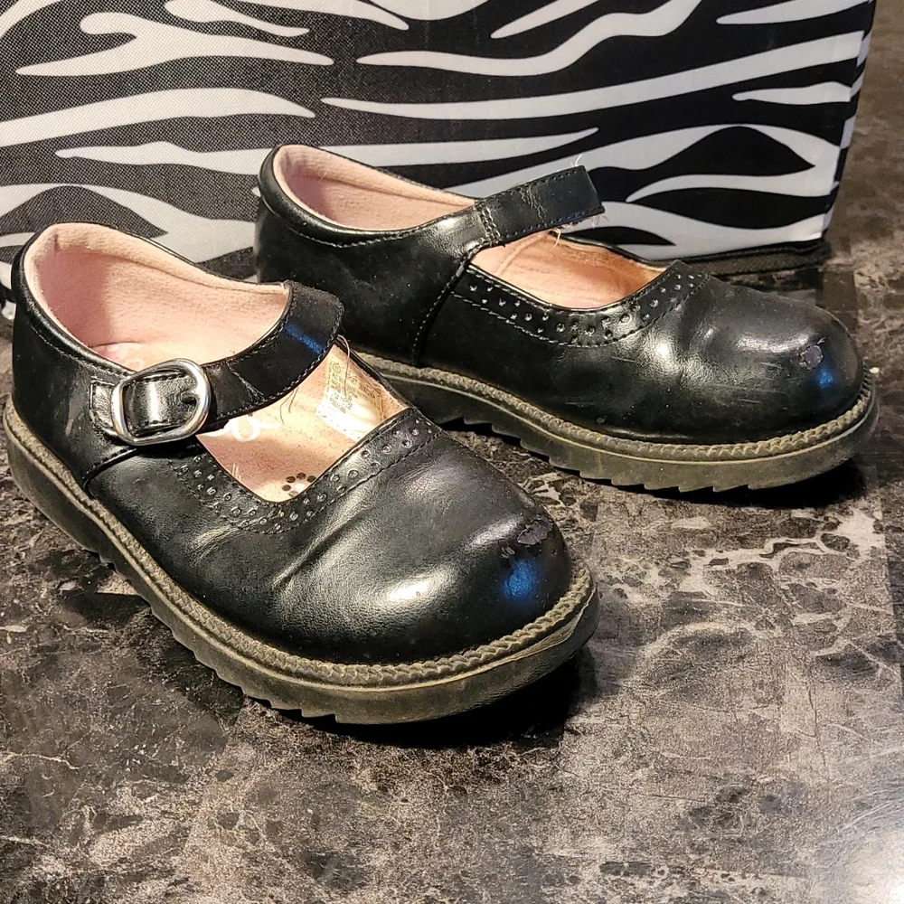 Circo Girls 11 Black casual dress shoes adjustable straps